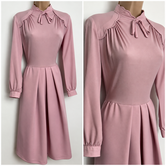 Vintage 1970S CARNEIGIE Size 10 Pale Pink Scallop Neck Long Sleeve Pleated Dress