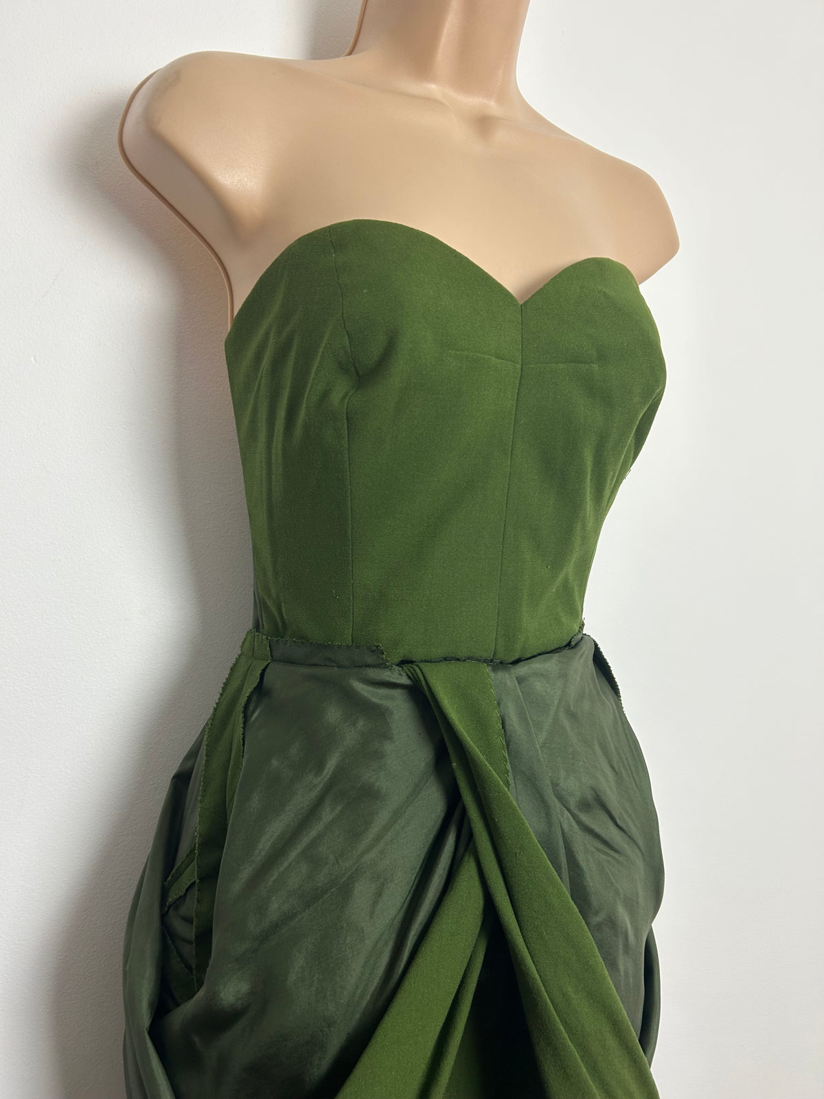 Vintage Early 1950s Size 8 Moss Green Wool Crepe Fitted Wiggle Dress