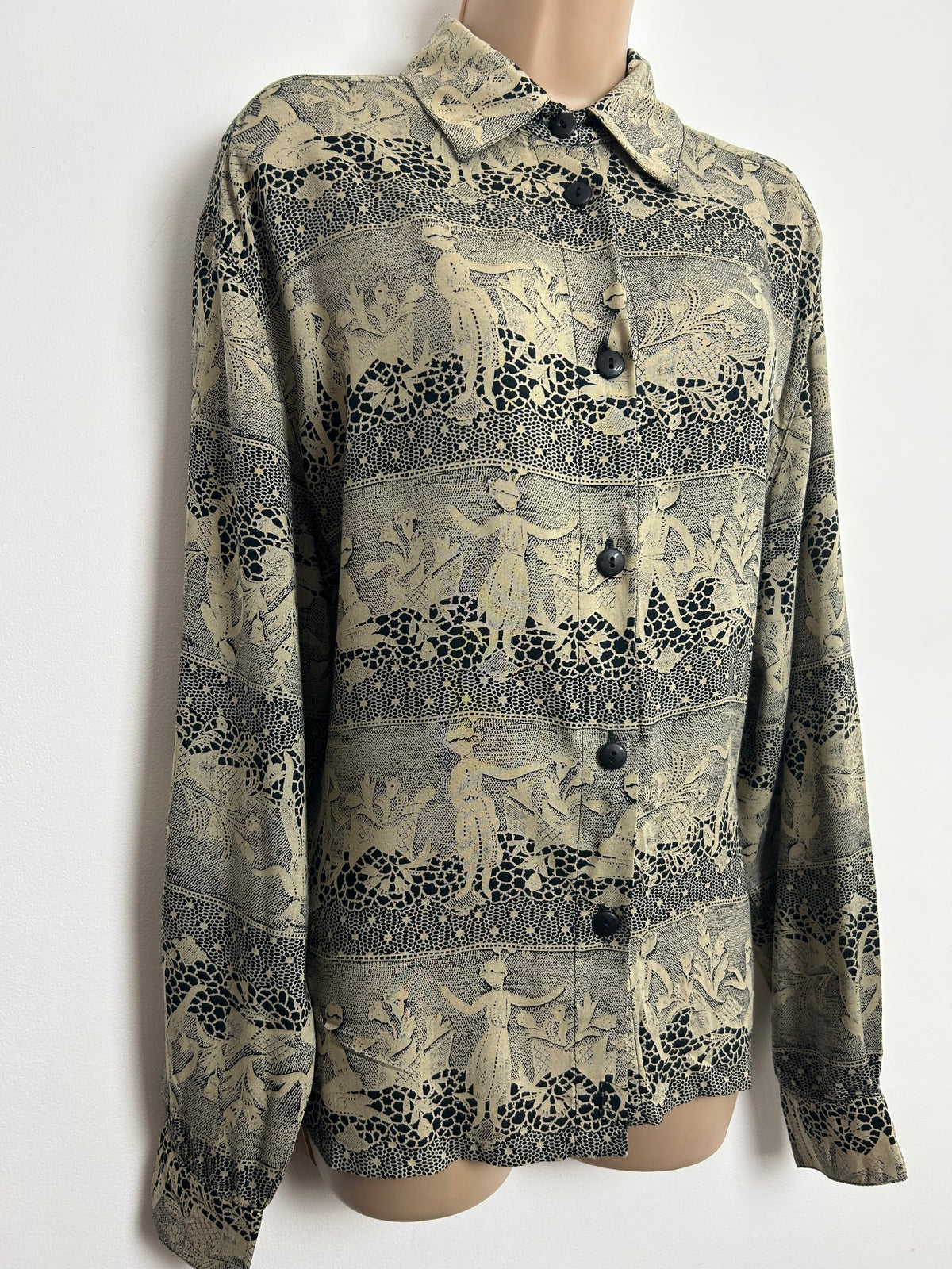 Vintage 1980s ALBA MODE Size 14-16 Black & Beige Genie Aladdin-Inspired Novelty Print Shirt