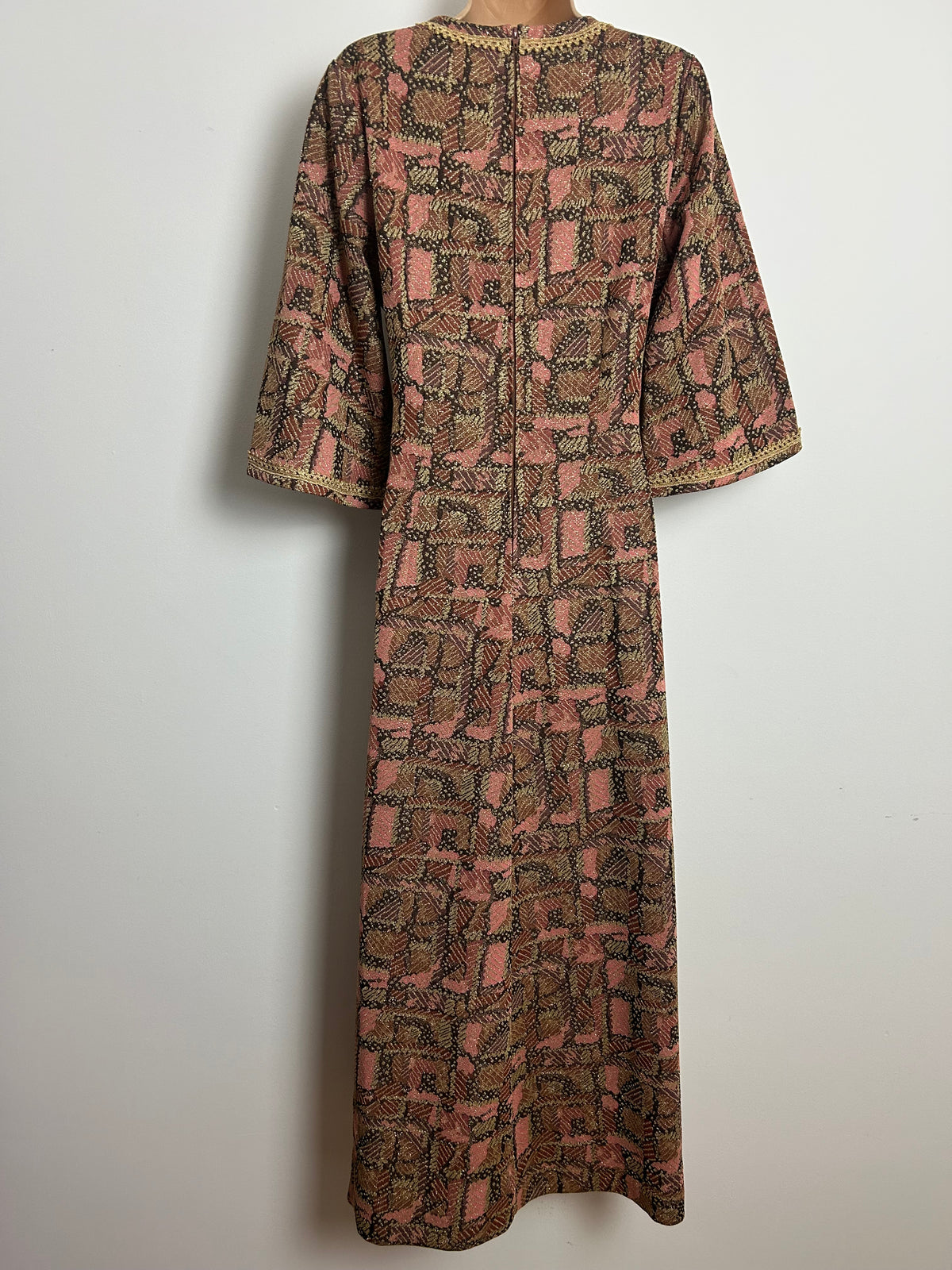 Vintage 1970s MISS JEANNIE Size 12 Pink Brown & Gold Abstract Lurex Polyester Kaftan Style Maxi Dress
