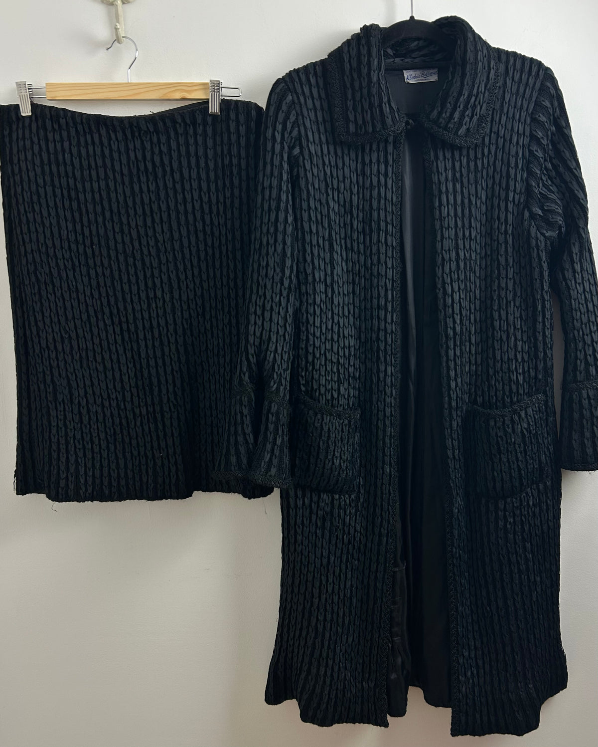 Vintage 1905s VERY RARE KLESHIE BELLMAN Size 12-14 Hand Made 100% Wool Black Skirt Suit With Two Jackets
