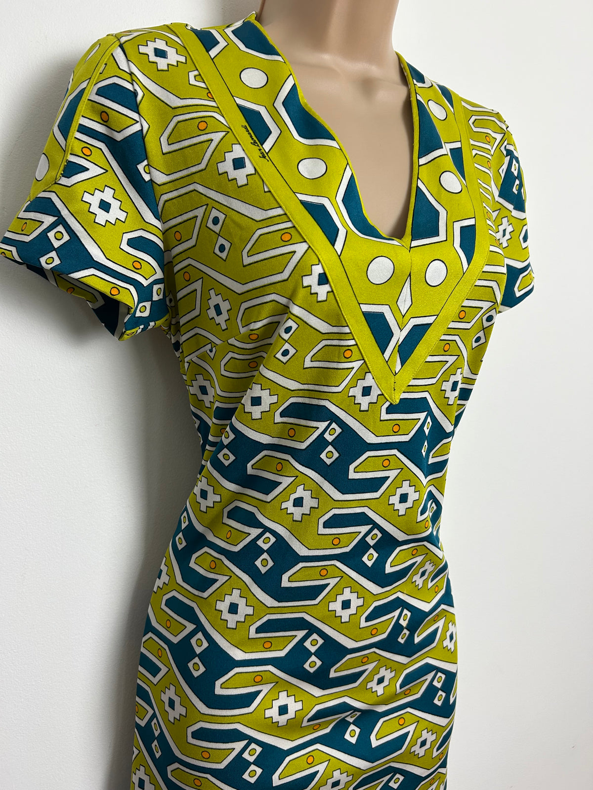 Vintage 1970s Very Rare JEAN LEONARDI Size 12 Signed Fabric Green & Teal Abstract Print Shift Dress