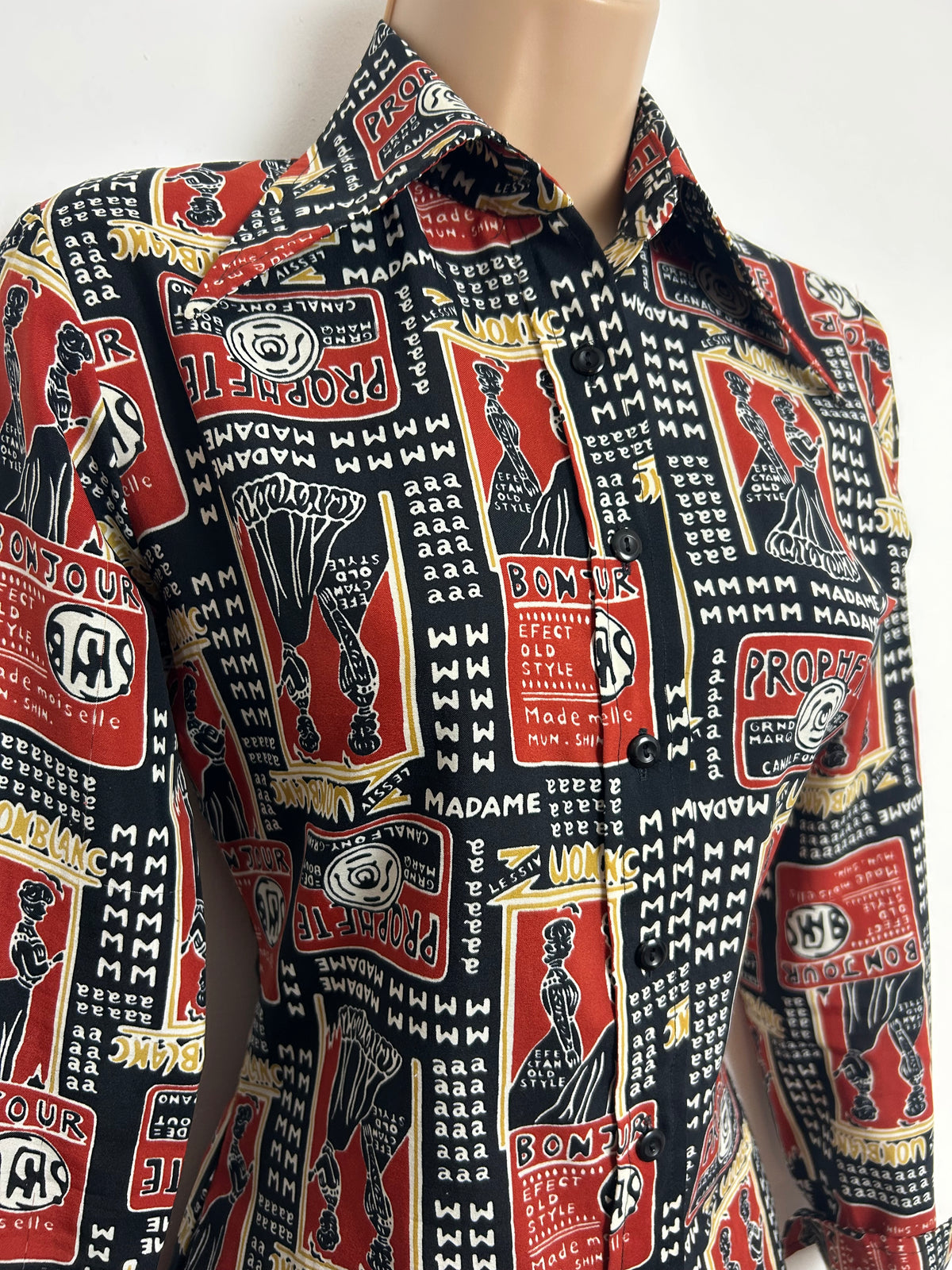 Vintage 1970s Size 8 Black Red Beige Belle Epoque Art Nouveau Inspired Graphic Print Dagger Collar Shirt