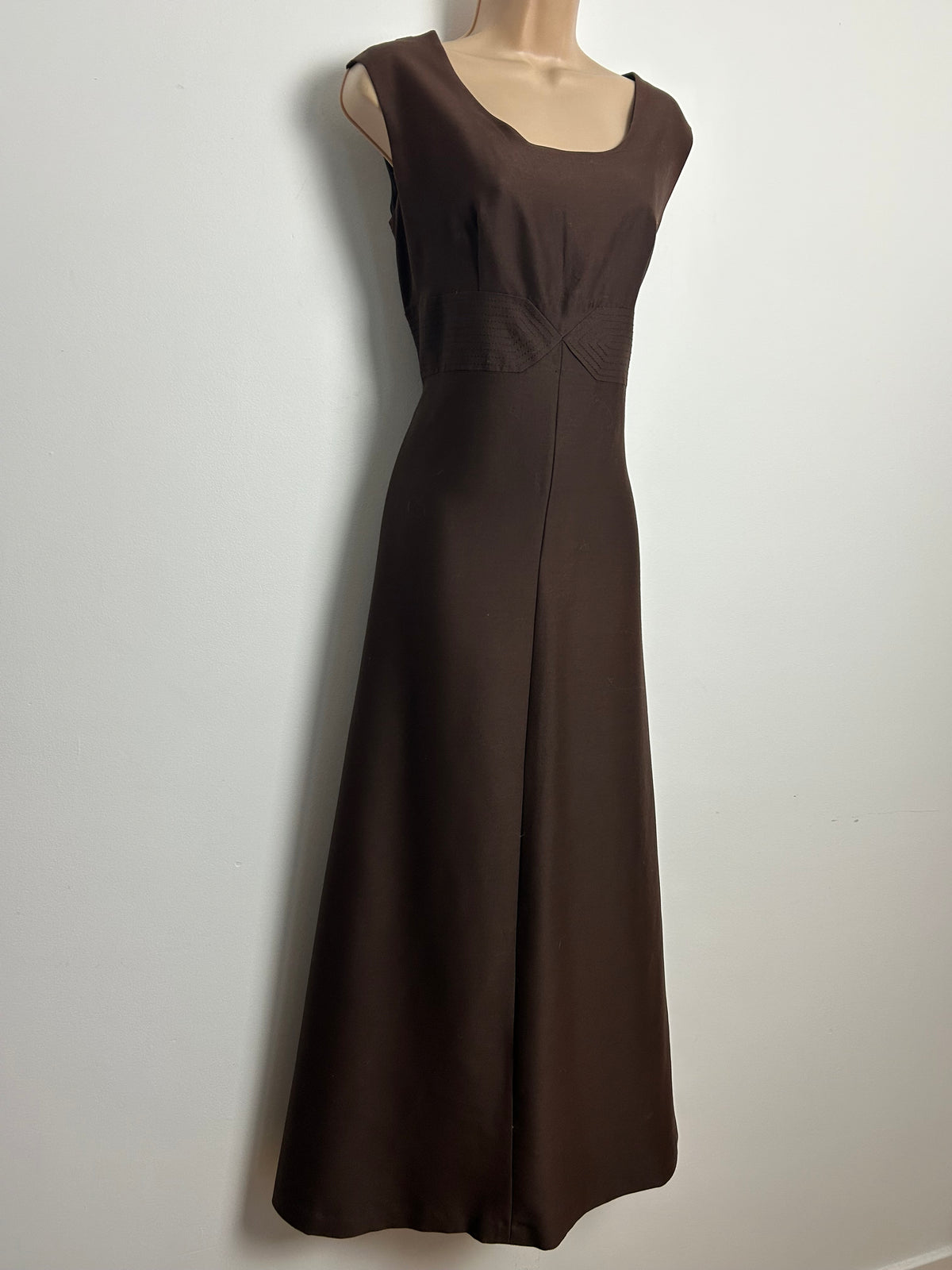 Vintage 1960s HEKO LE SIGNE DE PARIS Size 12 Brown Sleeveless Stitch Detail Maxi Dress