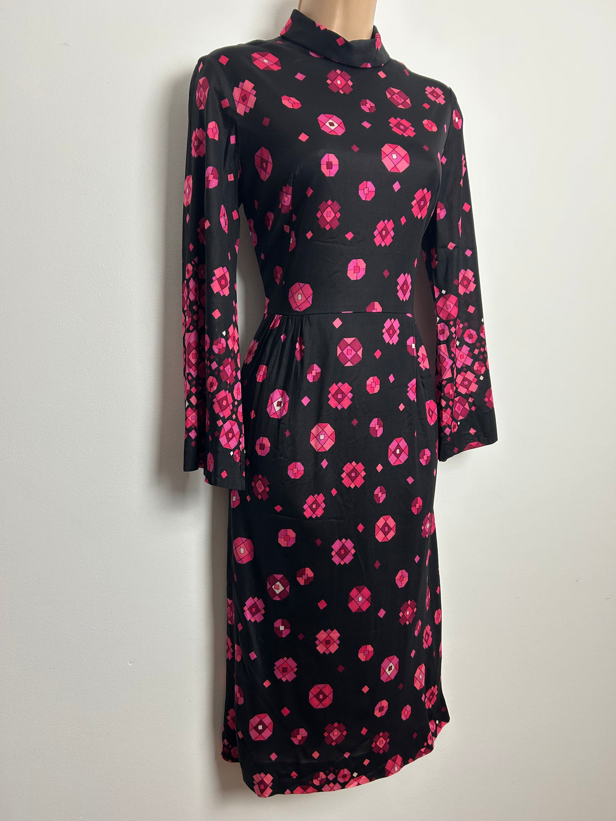 Vintage 1970s EASTEX SIZE 10 Black & Pink Tones Geo Print Long Sleeve Midi Dress