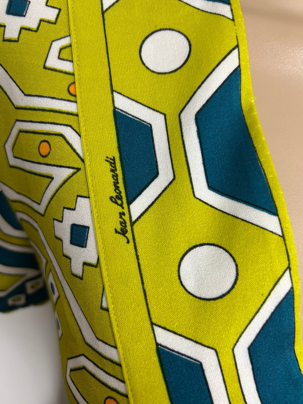 Vintage 1970s Very Rare JEAN LEONARDI Size 12 Signed Fabric Green & Teal Abstract Print Shift Dress