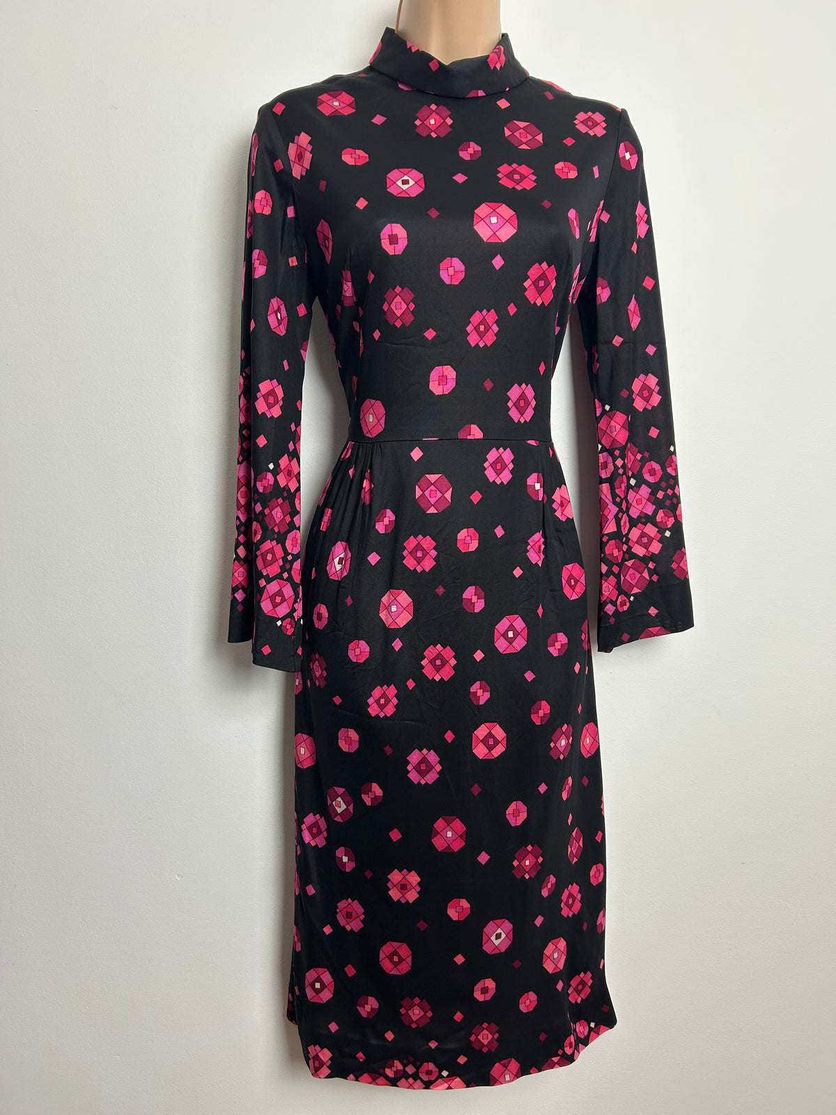 Vintage 1970s EASTEX SIZE 10 Black & Pink Tones Geo Print Long Sleeve Midi Dress