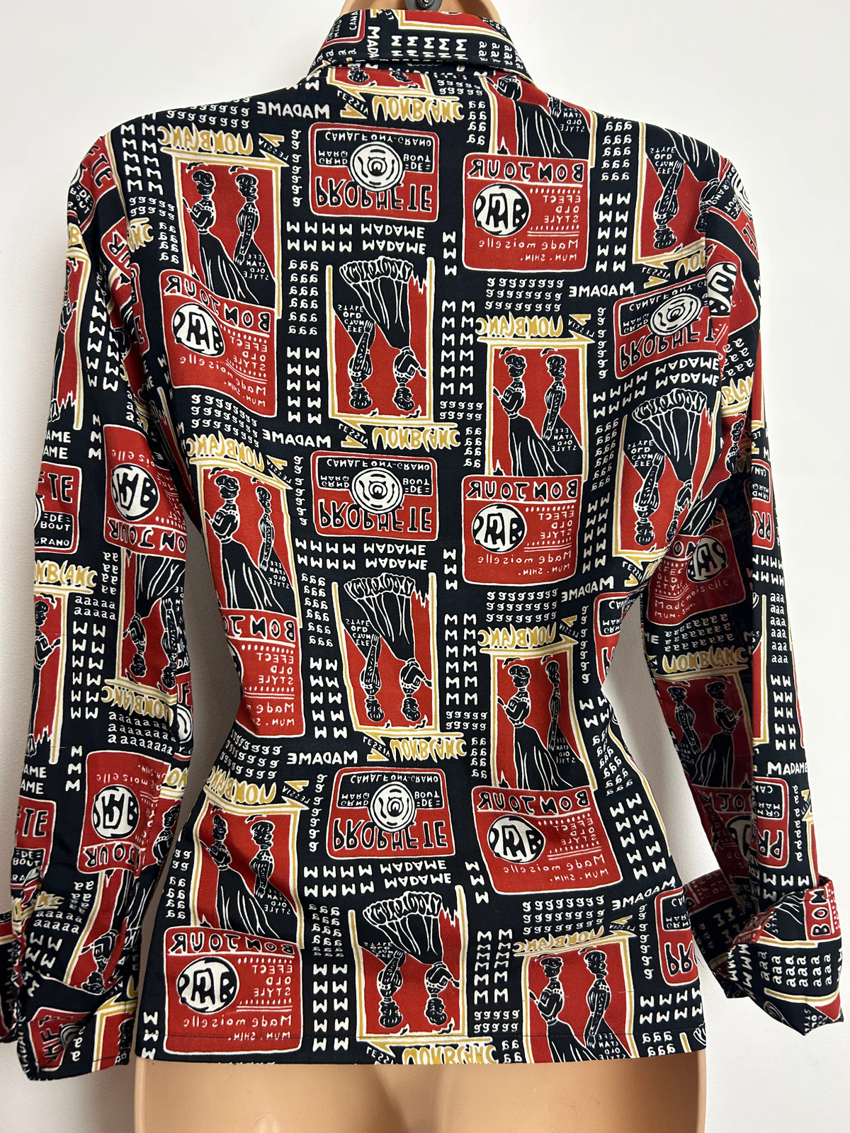 Vintage 1970s Size 8 Black Red Beige Belle Epoque Art Nouveau Inspired Graphic Print Dagger Collar Shirt